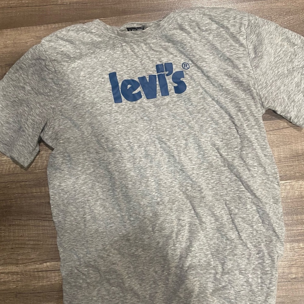 Levi's Heather Gray T-Shirt with Blue Logo